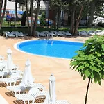 מלון דירות Olympia Complex 2*
