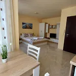 מלון דירות Olympia Complex 2*