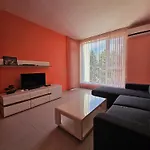 Olympia Complex מלון דירות 2*