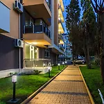 Olympia Complex מלון דירות רבדה