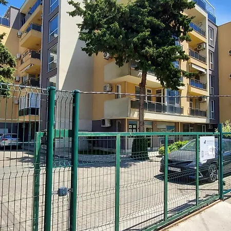 Olympia Complex Aparthotel 2*